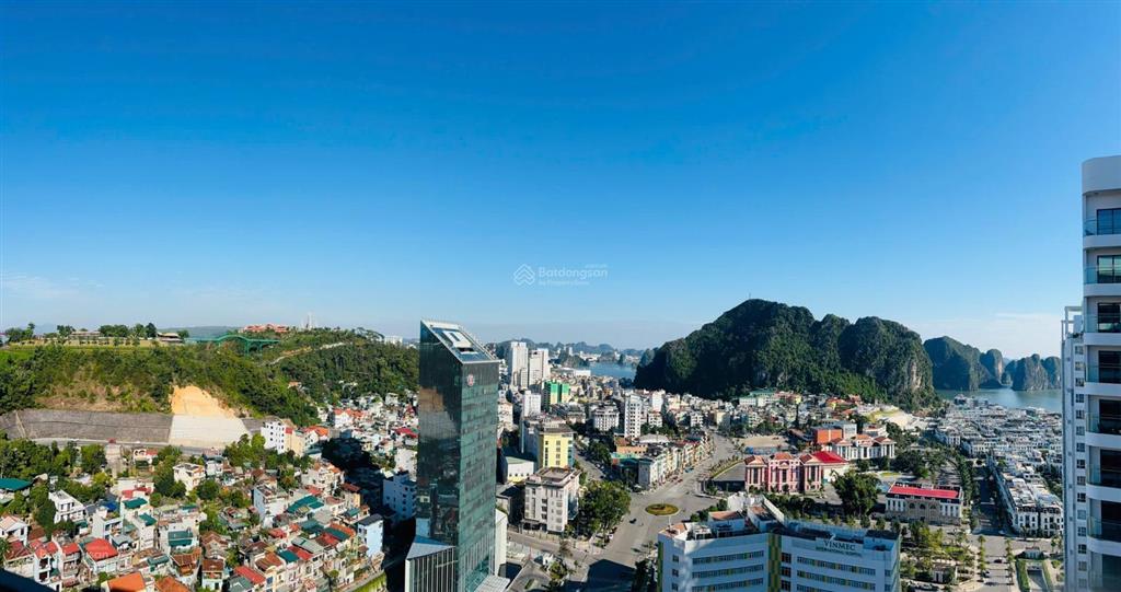 Cần bán studio full nội thất view phố đông nam sẵn sổ đỏ giao dịch