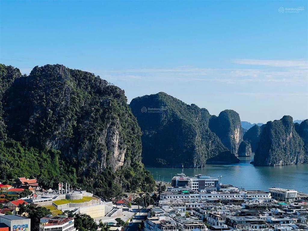 Cần bán studio full nội thất view phố đông nam sẵn sổ đỏ giao dịch