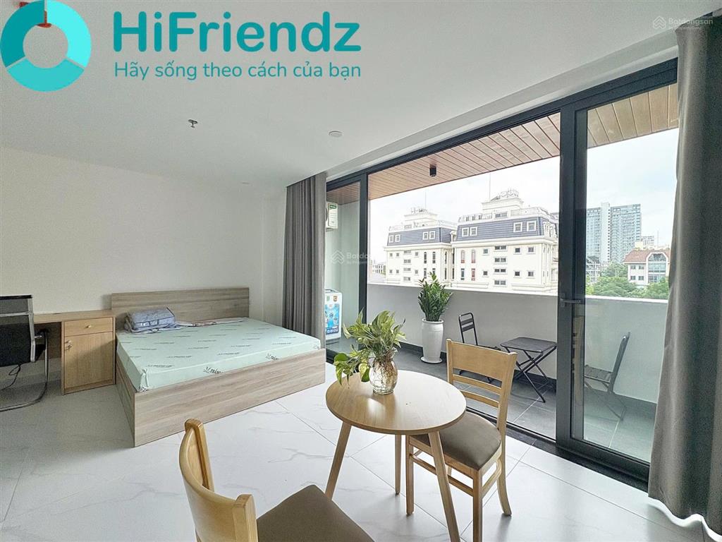 Trống ra căn hộ ban công to lớn  đỗ oto thoải mái ngay đảo kim cương