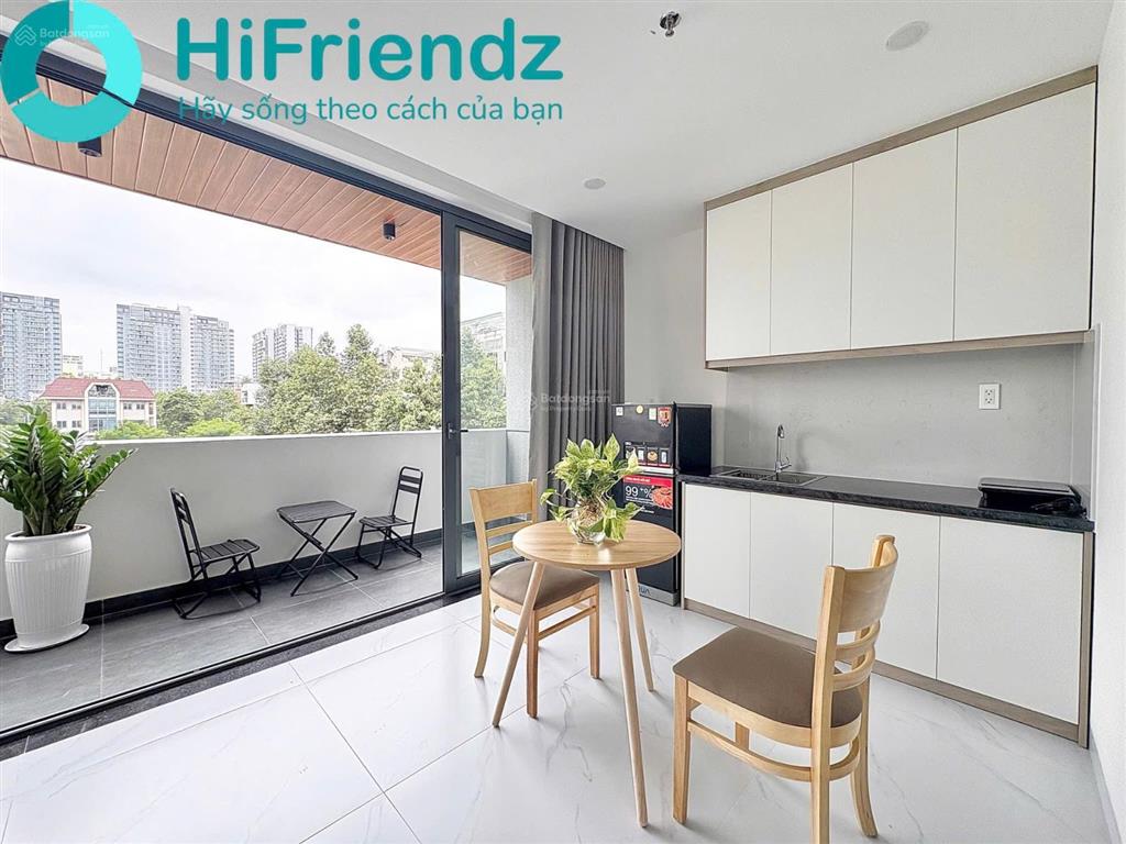 Trống ra căn hộ ban công to lớn  đỗ oto thoải mái ngay đảo kim cương