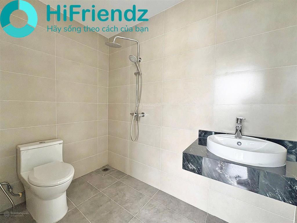 Trống ra căn hộ ban công to lớn  đỗ oto thoải mái ngay đảo kim cương