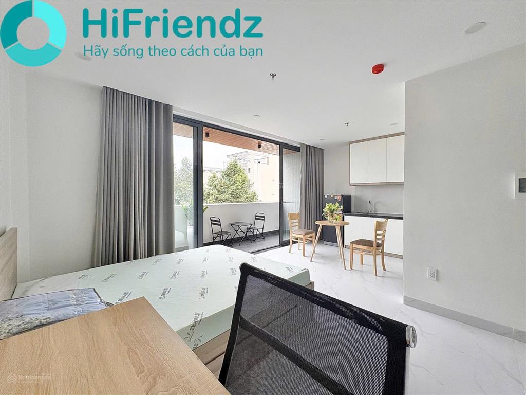 Trống ra căn hộ ban công to lớn  đỗ oto thoải mái ngay đảo kim cương