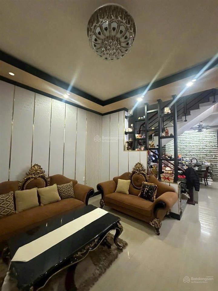 Bán nhà phố hai mặt tiền 184.3 m2, giảm giá 16 tỷ hạ 12 tỷ sổ riêng nguyên tử lực  đà lạt