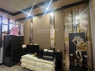 Bán nhà phố hai mặt tiền 184.3 m2, giảm giá 16 tỷ hạ 12 tỷ sổ riêng nguyên tử lực  đà lạt