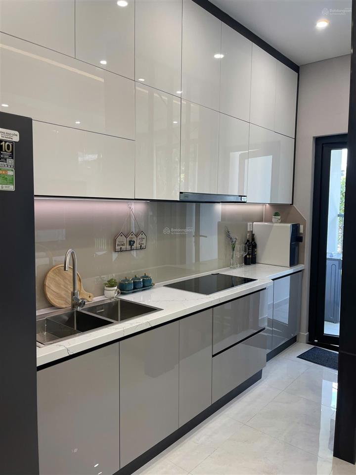 Bán gấp căn hộ góc a&t sky garden 3pn, 2wc, 91m2 tầng trung, view đẹp