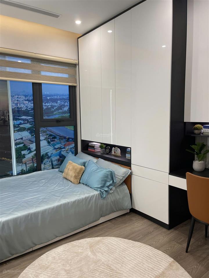 Bán gấp căn hộ góc a&t sky garden 3pn, 2wc, 91m2 tầng trung, view đẹp