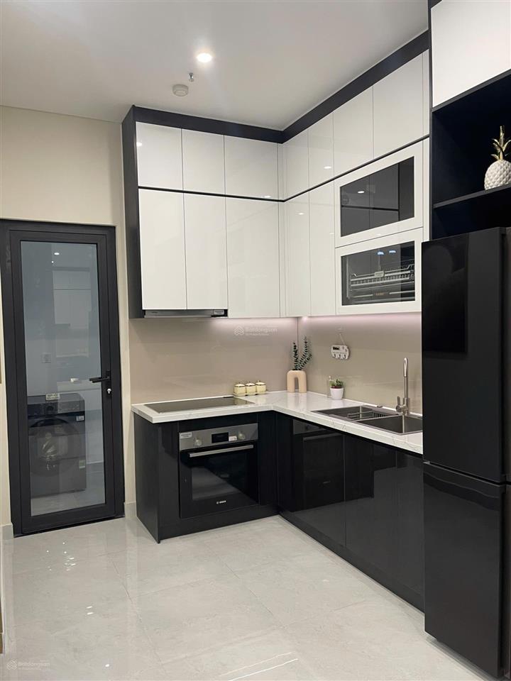 Bán gấp căn hộ góc a&t sky garden 3pn, 2wc, 91m2 tầng trung, view đẹp