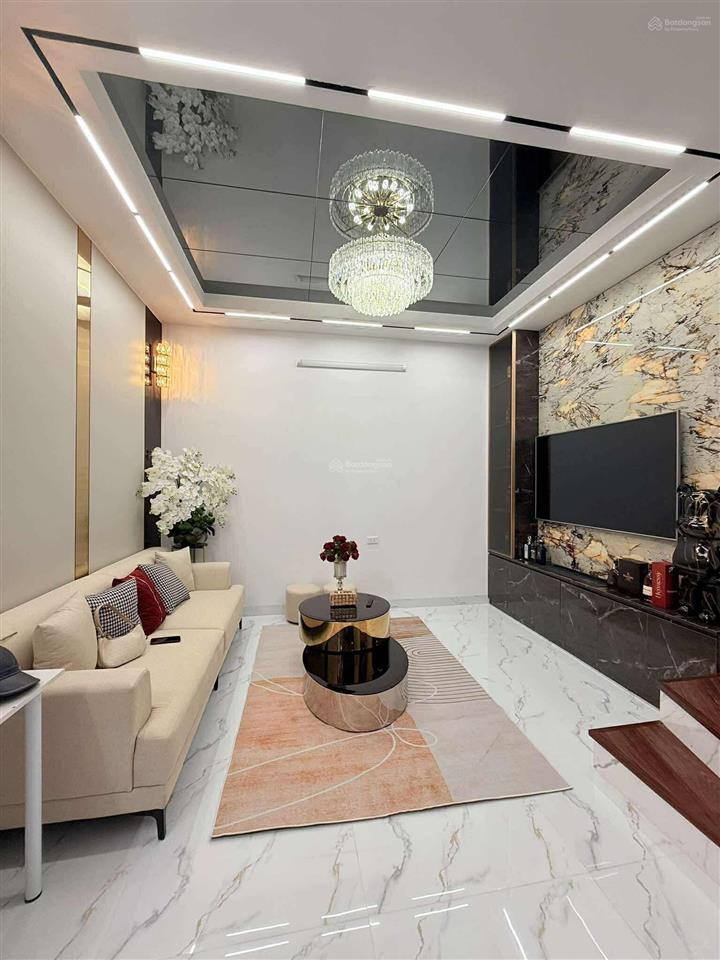 Hộ khẩu hoàn kiếm  ngay gần hồ gươm  6tỷ9 nhà 4t dân xây  nội thất đẳng cấp hoàng gia