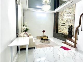 Hộ khẩu hoàn kiếm  ngay gần hồ gươm  6tỷ9 nhà 4t dân xây  nội thất đẳng cấp hoàng gia