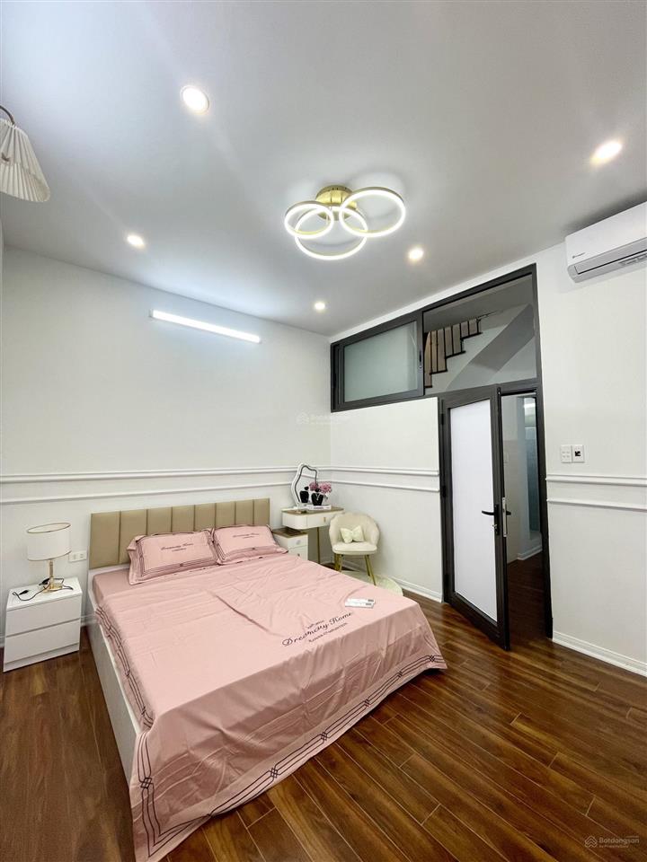 Hộ khẩu hoàn kiếm  ngay gần hồ gươm  6tỷ9 nhà 4t dân xây  nội thất đẳng cấp hoàng gia