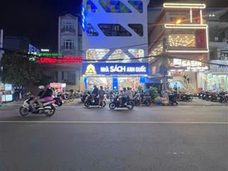 Bán nhà mặt phố nguyễn chí thanh 8 x 15 trệt lửng 3 lầu giá giảm còn 39 tỷ