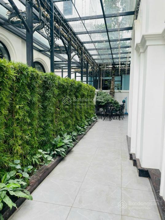 Cho thuê biệt thự ngọc trai, full đồ, có thang máy. giá 33 triệu/tháng