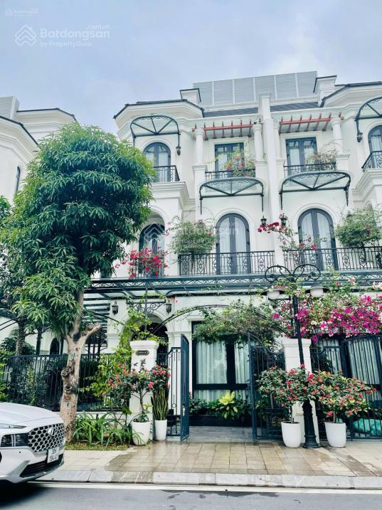 Cho thuê biệt thự ngọc trai, full đồ, có thang máy. giá 33 triệu/tháng