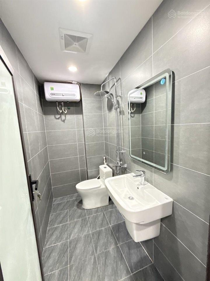 Nhà đẹp 4 tầng mới kính koong, nguyễn văn linh long biên, hà nội. diện tích 68/70m2 mặt tiền 4m