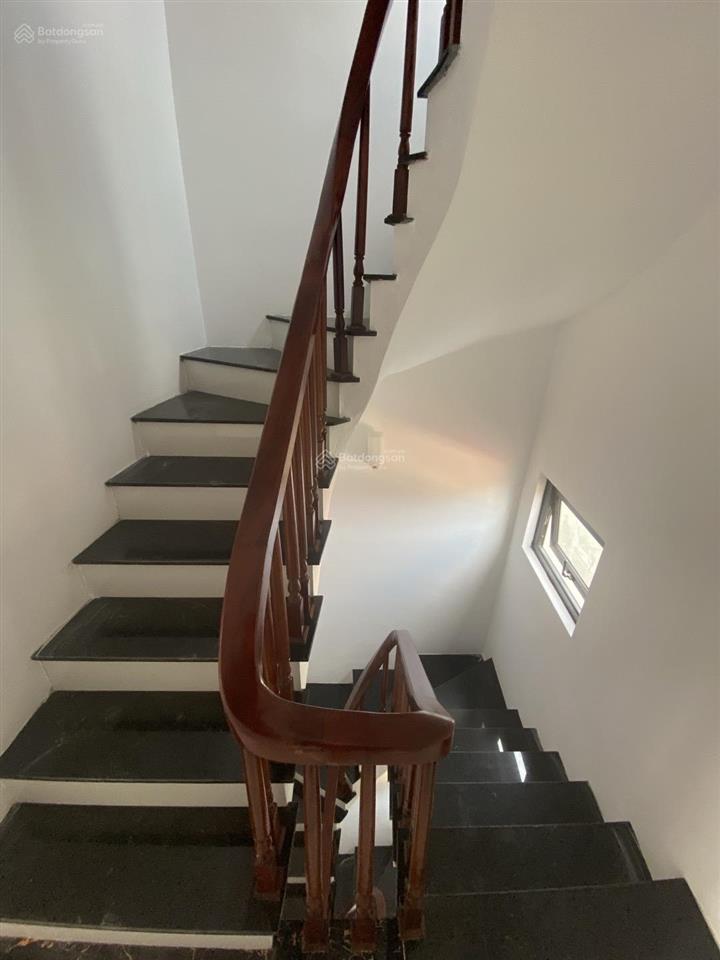 Bán nhà 5 tầng mới tinh nguyễn văn linh, thạch bàn, long biên giá chào 7.6 tỷ