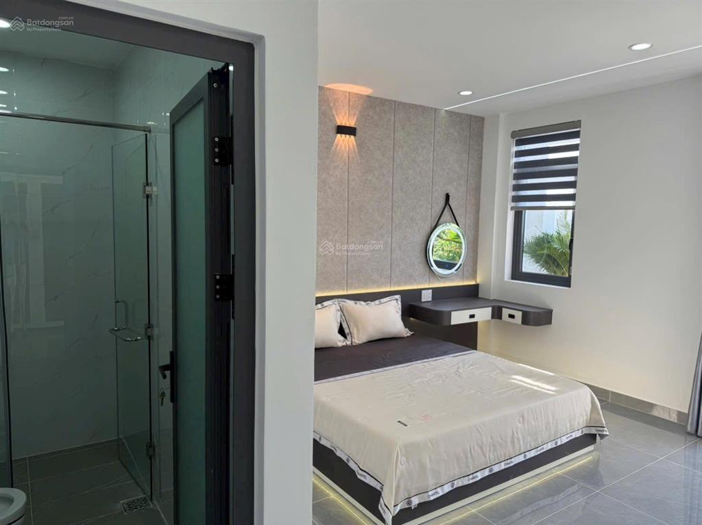 Siêu phẩm mặt tiền 5 tầng, 5 phòng ngủ, thang máy 450kg, sân xe hơi, 12,5 tỷ, công chứng ngay