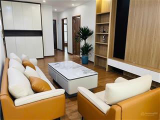Bố mẹ mình về quê bán mỹ đình plaza 2, oto, 3 ngủ, 104,12m2 giá 8,2 tỷ. bà sạch sẽ giữ nhà mới.