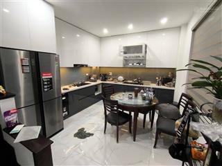 Phân lô, ô tô đỗ cửa. phố huỳnh thúc kháng, đống đa. dt 54m2. giá 9.6 tỷ
