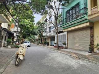 Khu 918 phúc đồng  vỉa hè rộng  cạnh sân golf long biên  80m mt 8m  18,x tỷ