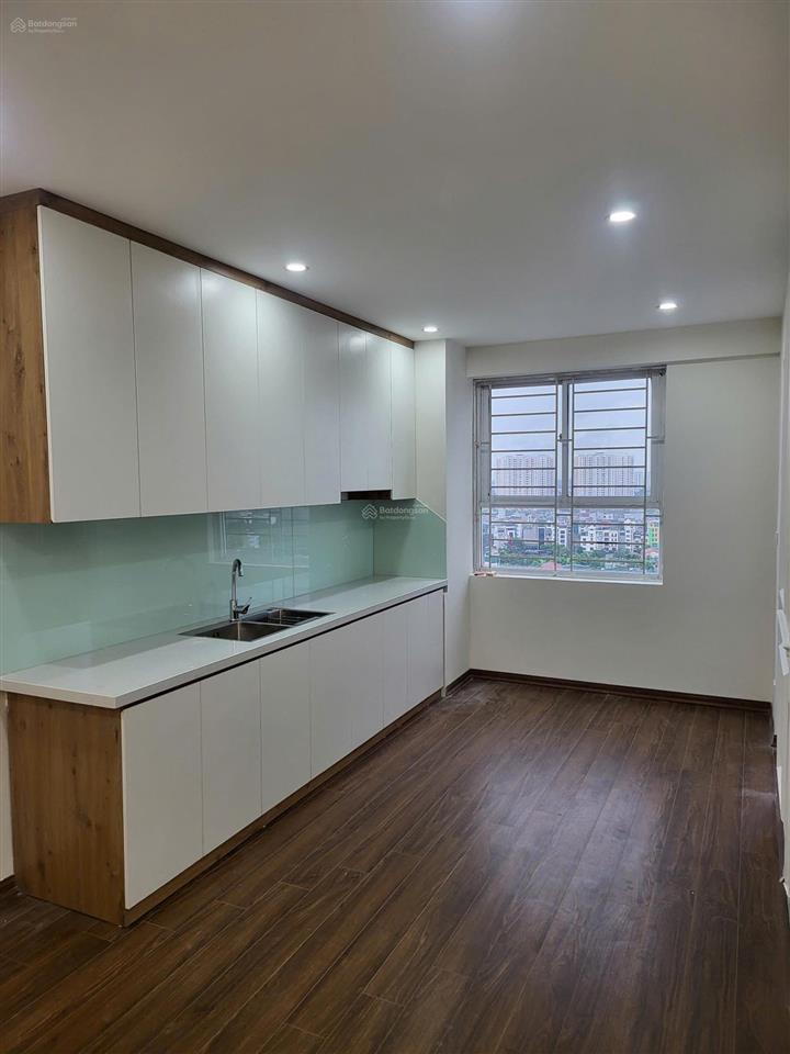 Căn hộ ct5 xa la 80m, 2pn, 2wc full nội thất cơ bản, không gian sống yên bình cho gia đình trẻ.