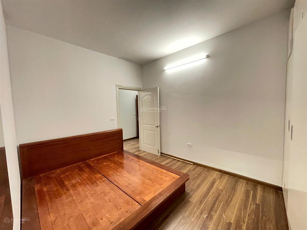 Bán căn hộ mới đẹp, full nội thất, ở ngay toà pcc1 view cực thoáng, sổ đỏ chính chủ giá chỉ 3,75 tỷ