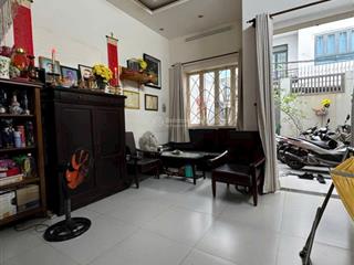 Hẻm xe hơi tới cửa, nhà 3 tầng, dt 4,2 x 16  giá chỉ 9 , 1 tỷ hoàng hoa thám, p5, phú nhuận