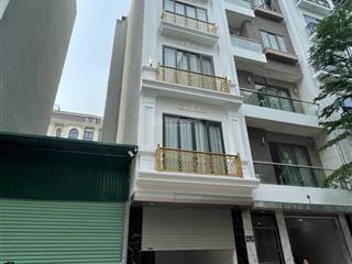Siêu phẩm nhà 6 tầng thang máy giếng sen, la khê hà đông dt 41m2. 17.xx tỷ