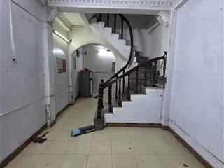 Chủ nhà nhờ bán nhà riêng mỹ đình 30m, 4 tầng, 5 ngủ, dân xây kiên cố. giá chào 3.28 tỷ.