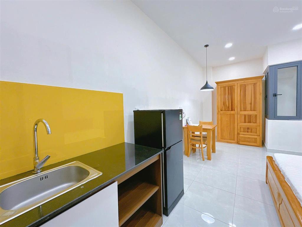 Cho thuê 1pn tách bếp đường nguyễn gia trí gần trường uth ftu hutech