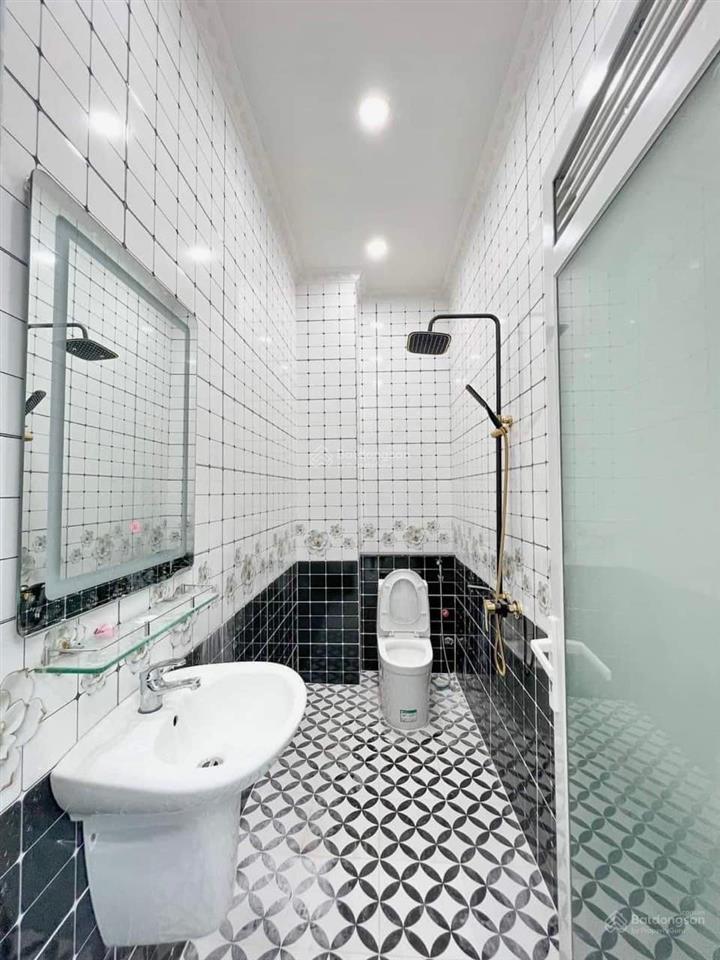 Nhà hxh văn thân, 60m2, 1 lửng 2 lầu có sân thượng ,4pn, gần chợ bình tiên, chủ xây kiên cố