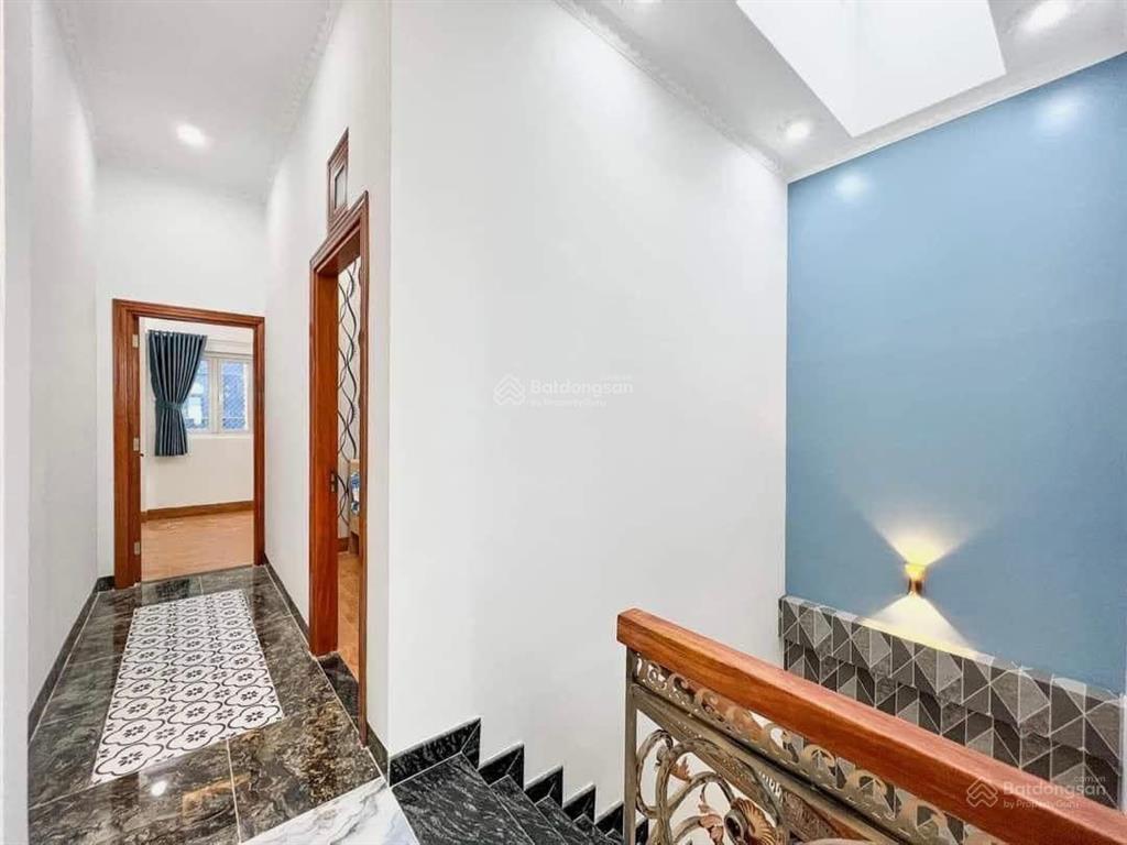 Nhà hxh văn thân, 60m2, 1 lửng 2 lầu có sân thượng ,4pn, gần chợ bình tiên, chủ xây kiên cố