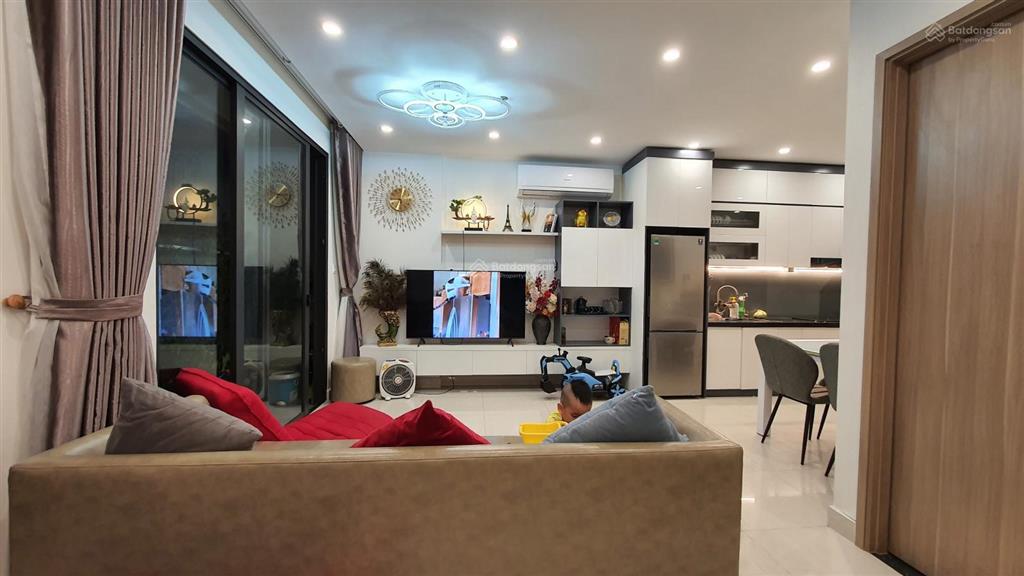 Chính chủ cho thuê 2 phòng ngủ 65m2 nội thất cao cấp tại vinhomes smart city  0968 714 ***