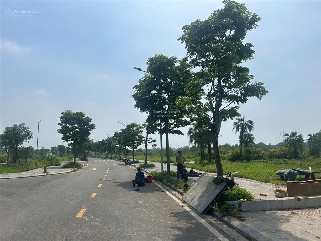 Bán nhanh lô đất biệt thự góc 2 mặt thoáng cạnh công viên  giá tốt nhất thị trường   0984 675 ***