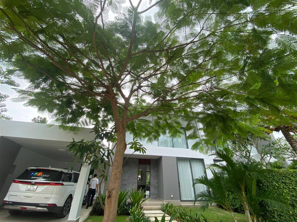 Chính chủ bán căn villa sanctuary vị trí căn góc 359,4 m2, nhận nhà ở liền, giá 20 tỷ (vat) bao hết