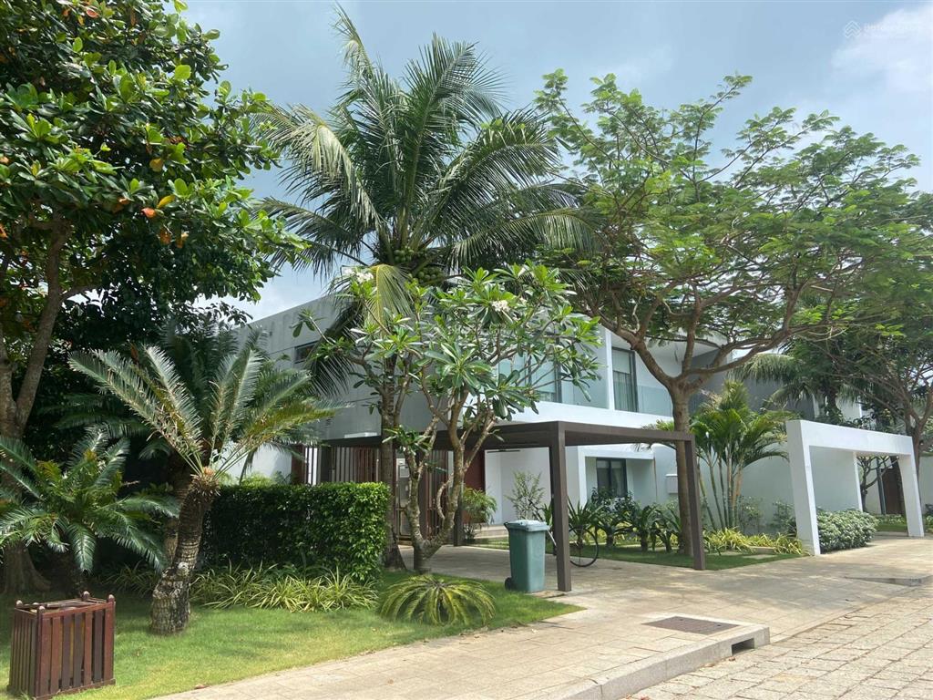 Chính chủ bán căn villa sanctuary vị trí căn góc 359,4 m2, nhận nhà ở liền, giá 20 tỷ (vat) bao hết