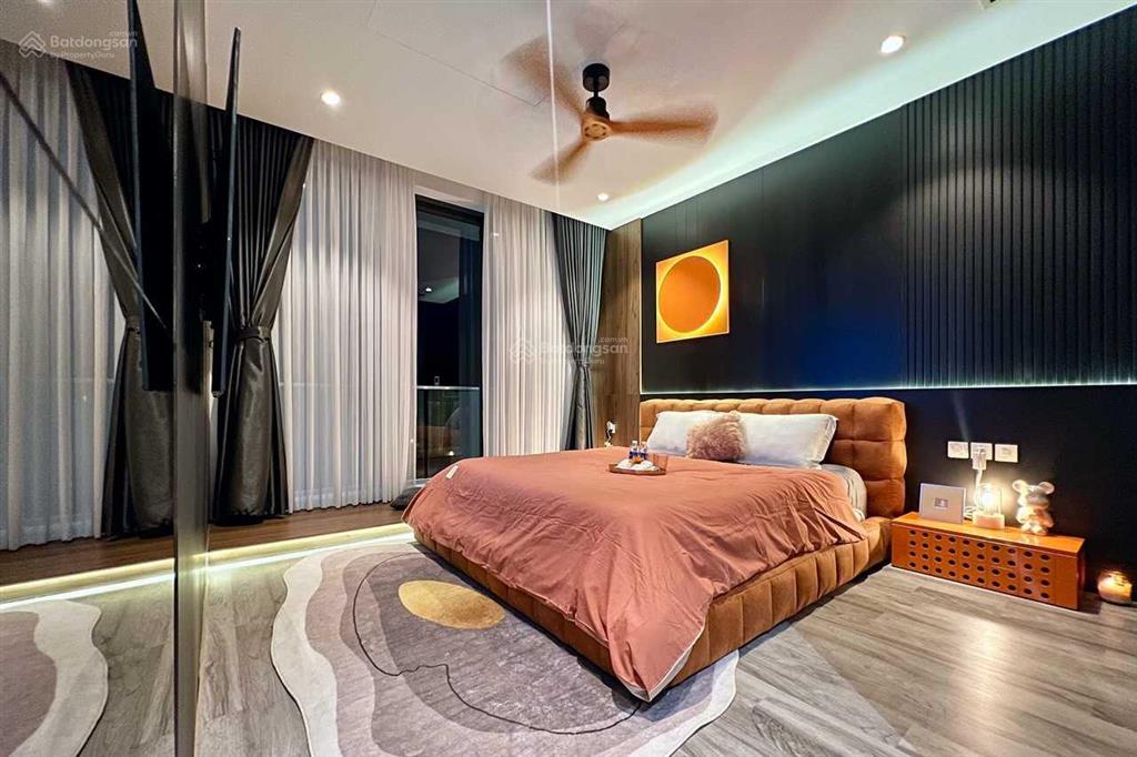 Chính chủ bán căn villa sanctuary giá 16.5 tỷ (để lại full nội thất như hình) nhà đang cho thuê tốt