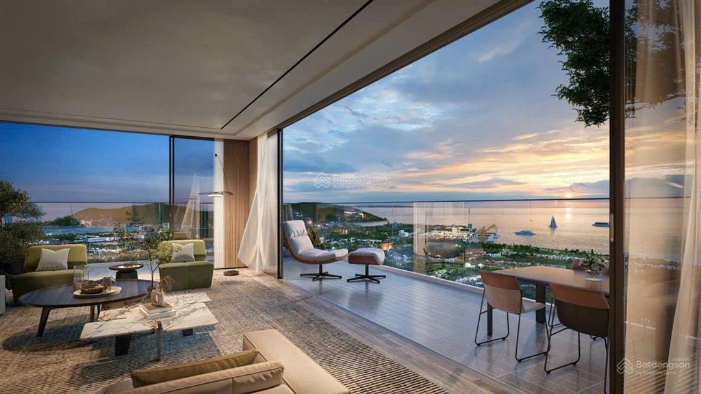 Cần bán căn hộ 2 tầng, 4 phòng ngủ, 2 ban công, view biển  giá 8,99 tỷ  156,86m2