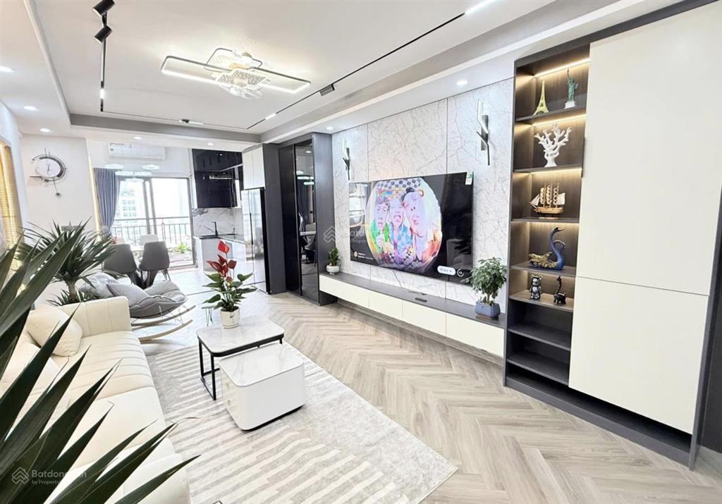 Tôi chính chủ cần bán gấp căn góc 3pn sáng 181m2 giá chỉ 17 tỷ royal city