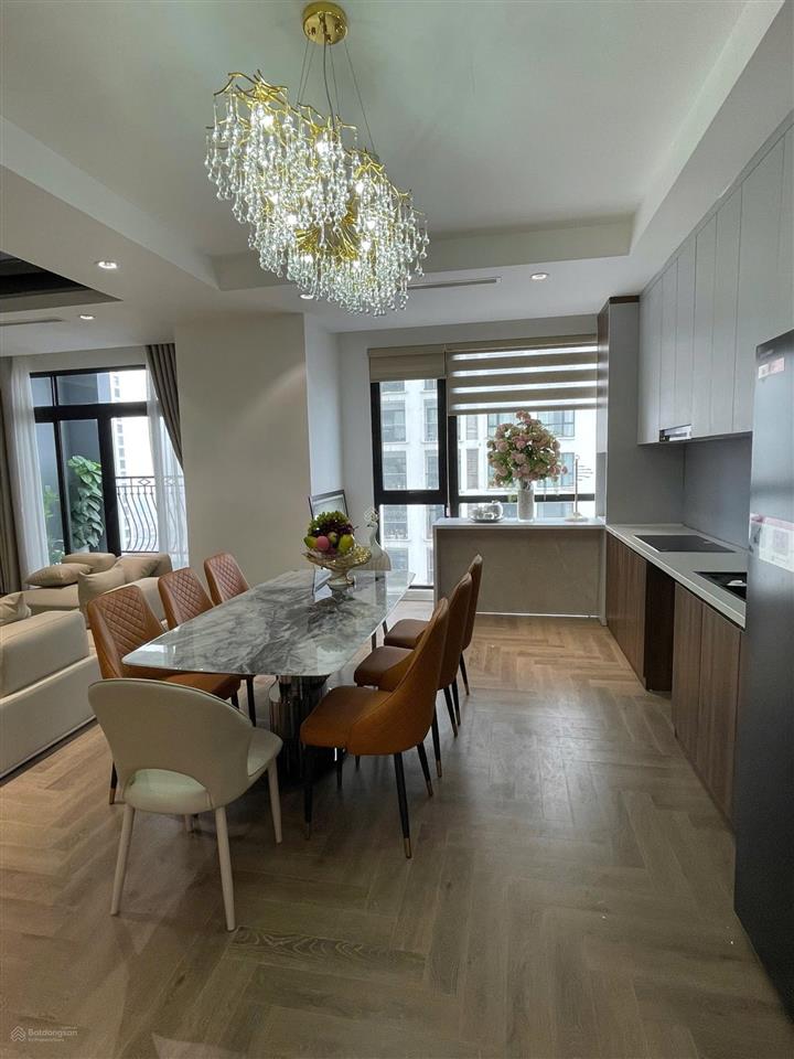 Bán căn hộ chung cư tại royal city 165m2 3pn giá 15,5 tỷ.