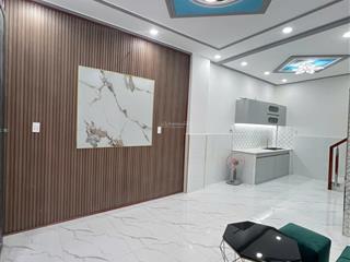 Bán nhà đường bình tiên, phường 8, quận 6  vị trí đẹp, gần vòng xoay cây gõ