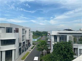 Nhà liên kế 108m2 phố đông, giá 10,3 tỷ. rẻ nhất cát lái.  0939 968 ***