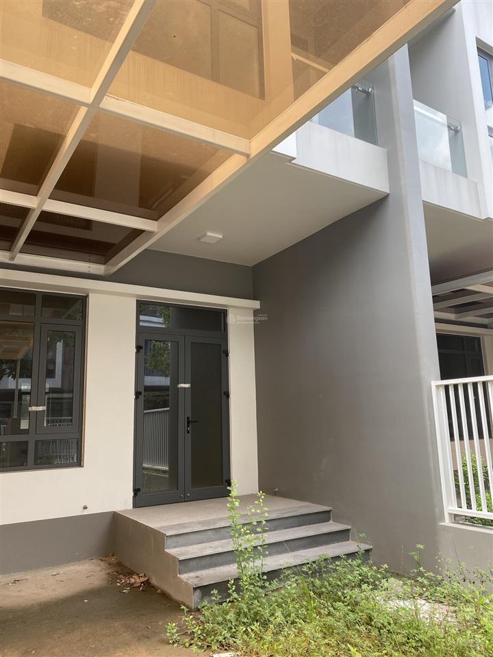 Bán nhà liền kề view chung cư cao cấp, 120m2 giá 12,8 tỷ, sổ hồng riêng.  0939 968 ***