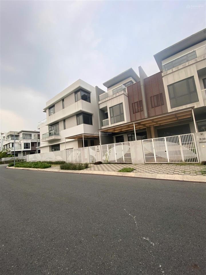 Bán nhà liền kề view chung cư cao cấp, 120m2 giá 12,8 tỷ, sổ hồng riêng.  0939 968 ***