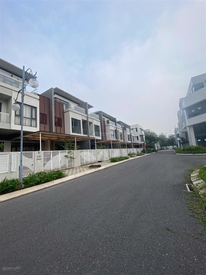 Bán nhà liền kề view chung cư cao cấp, 120m2 giá 12,8 tỷ, sổ hồng riêng.  0939 968 ***