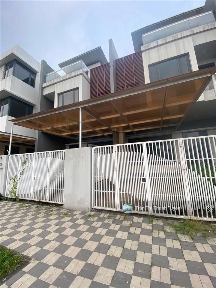 Bán nhà liền kề view chung cư cao cấp, 120m2 giá 12,8 tỷ, sổ hồng riêng.  0939 968 ***