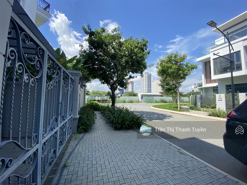 Bán nhà liền kề view sol villas, dt 120m2 giá 14,5 tỷ.  0939 968 ***