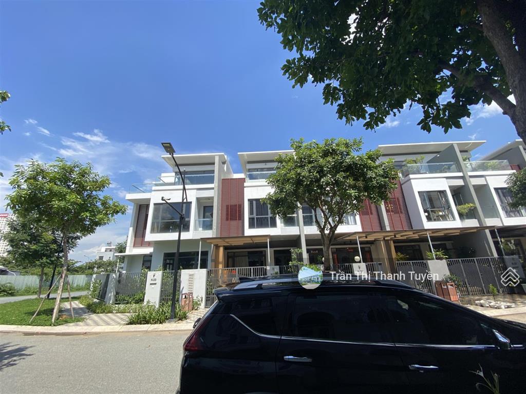 Bán nhà liền kề view sol villas, dt 120m2 giá 13,5 tỷ.  0939 968 ***