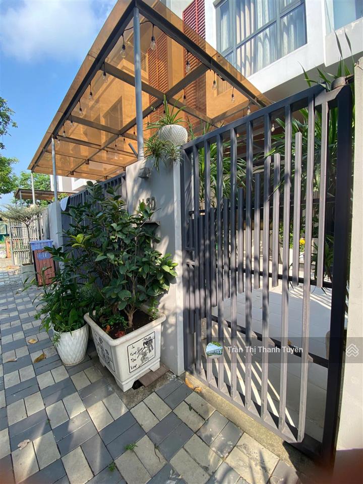 Bán nhà liền kề view sol villas, dt 120m2 giá 13,5 tỷ.  0939 968 ***