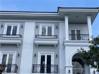 Biệt thự hoàn thiện nội thất sol villas 33 tỷ, hướng đn, dt 220m2. dọn về ở ngay.  0939 968 ***