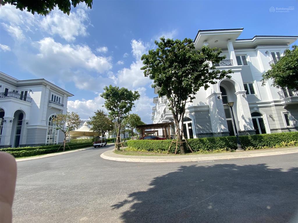 Biệt thự hoàn thiện nội thất sol villas 33 tỷ, hướng đn, dt 220m2. dọn về ở ngay.  0939 968 ***